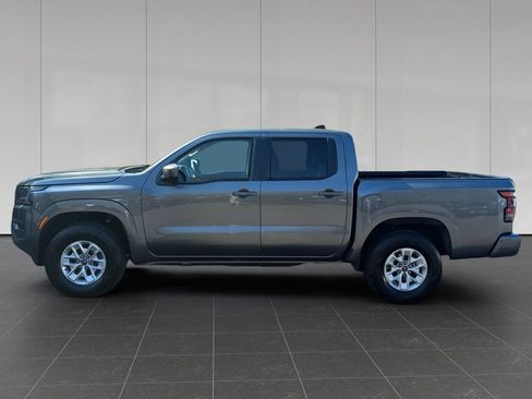 Used 2024 Nissan Frontier SV AWD/4WD image 2