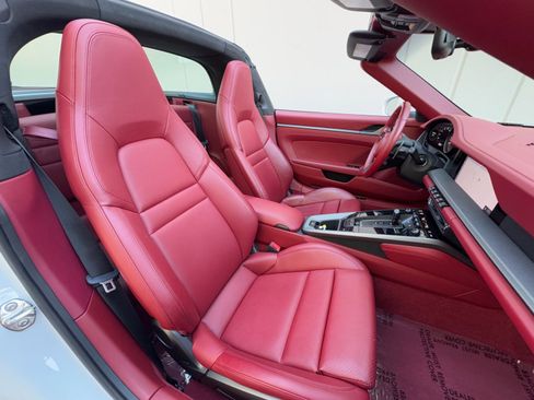 Used 2021 Porsche 911 Targa 4S w/ Sport Chrono Package image 37