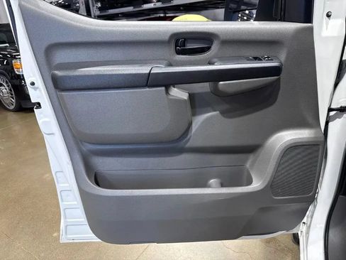 Used 2018 Nissan NV 2500 S RWD image 11