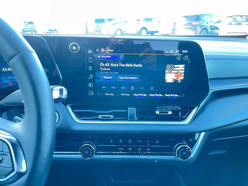 Used 2025 Chevrolet Equinox LT image 21