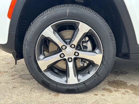 New 2026 Jeep Grand Cherokee L Limited RWD image 10