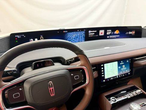 New 2026 Lincoln Navigator Reserve AWD/4WD image 12