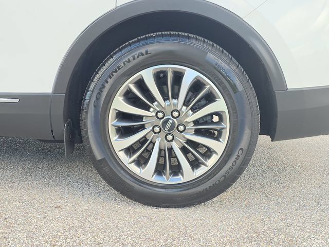 Used 2020 Lincoln Nautilus FWD w/ Equipment Group 101A image 8