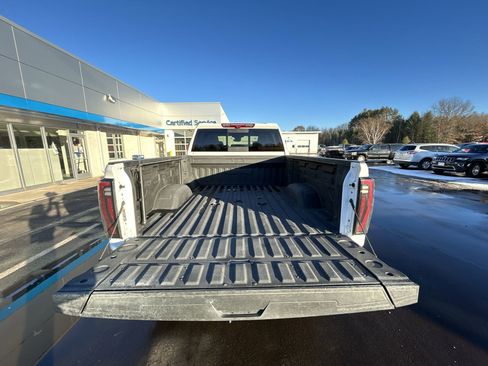 Used 2024 GMC Sierra 2500 AT4 w/ AT4 Premium Plus Package image 26