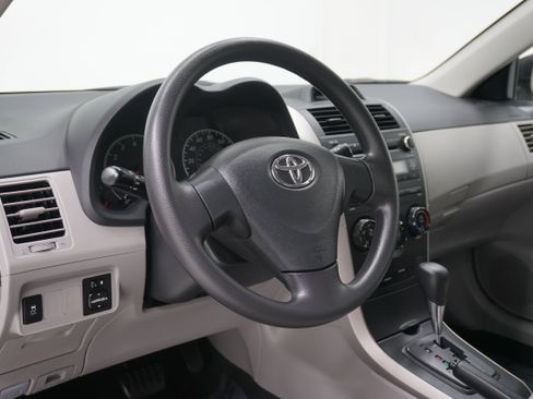 Used 2013 Toyota Corolla L image 9