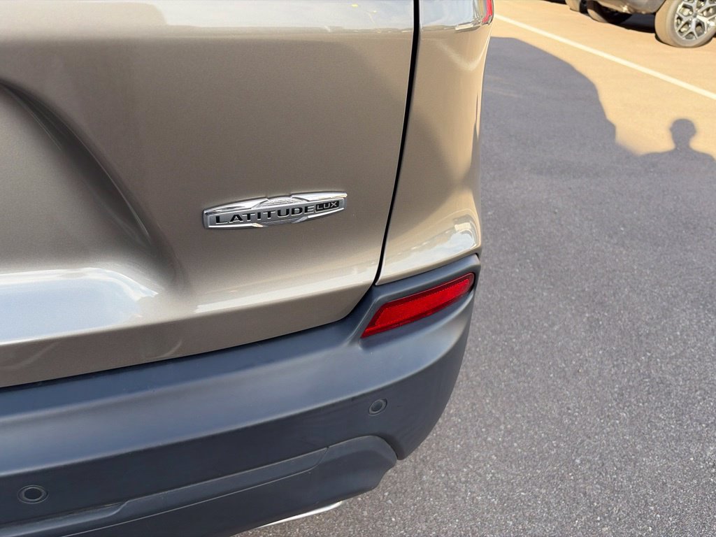 Used 2021 Jeep Cherokee Latitude Lux AWD/4WD image 18