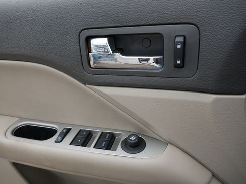 Used 2011 Ford Fusion SEL FWD image 27
