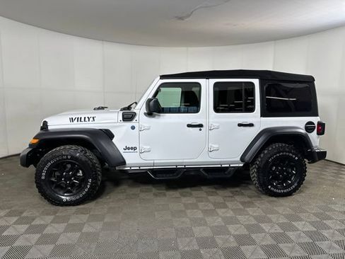 Used 2023 Jeep Wrangler Unlimited w/ Cold Weather Group image 6