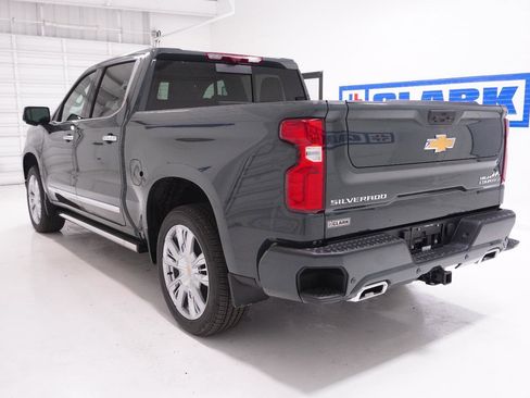 New 2026 Chevrolet Silverado 1500 High Country w/ High Country Premium Package AWD/4WD image 7