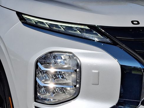 Used 2023 Mitsubishi Outlander SE AWD/4WD image 9