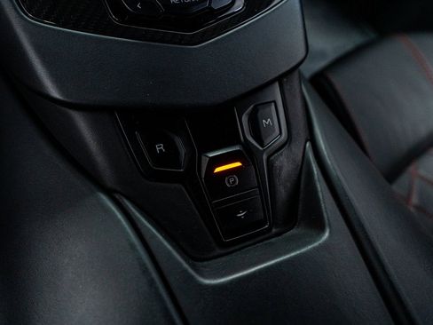 Used 2017 Lamborghini Aventador S image 59