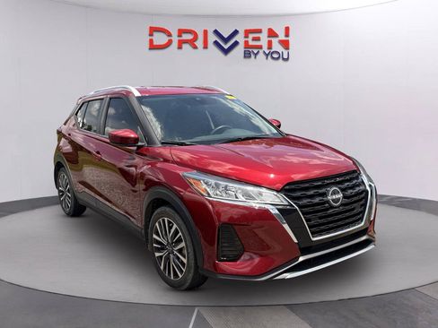 Used 2023 Nissan Kicks SV FWD image 2