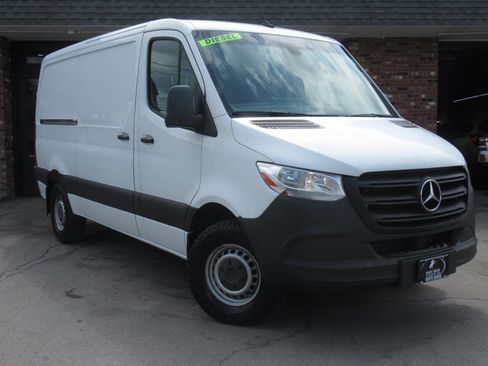Used 2019 Mercedes-Benz Sprinter 144 Cargo image 2