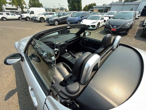 Used 2007 MAZDA MX-5 Miata Touring RWD image 9
