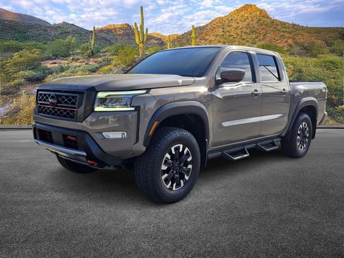 Used 2023 Nissan Frontier PRO-4X w/ Pro Convenience Package image 9