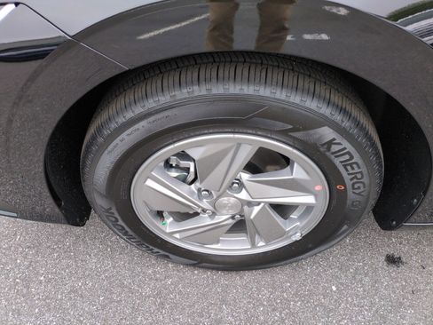 New 2026 Hyundai Elantra SE FWD image 12