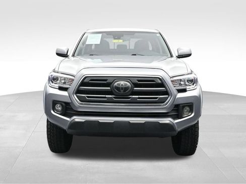Used 2019 Toyota Tacoma SR5 AWD/4WD image 8