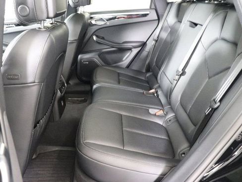 Used 2025 Porsche Macan image 15