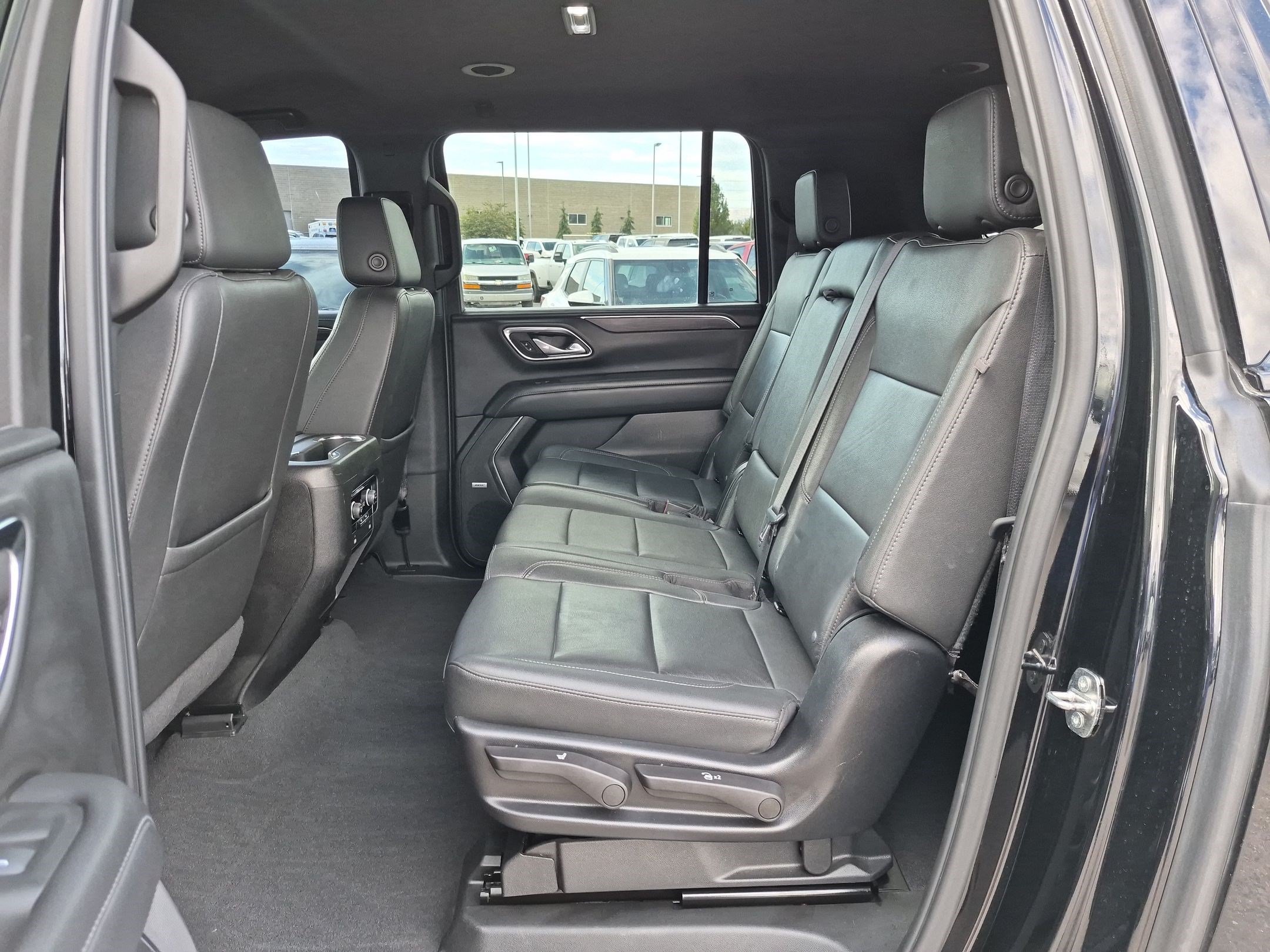 Used 2023 Chevrolet Suburban Z71 AWD/4WD image 27
