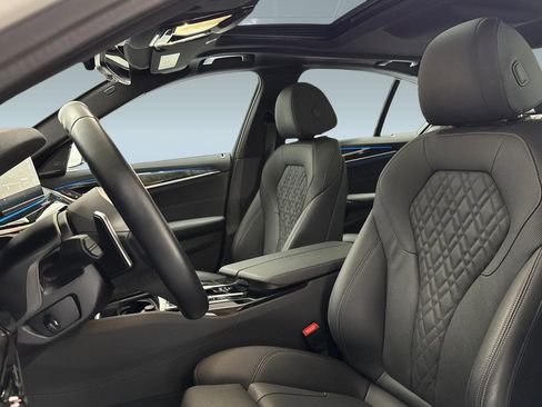 Certified 2023 BMW 530e 530e w/ M Sport Package image 23