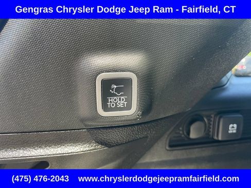 Used 2024 Jeep Grand Cherokee Limited w/ Black Appearance Package AWD/4WD image 25