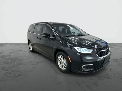 Used 2025 Chrysler Pacifica Select FWD image 6