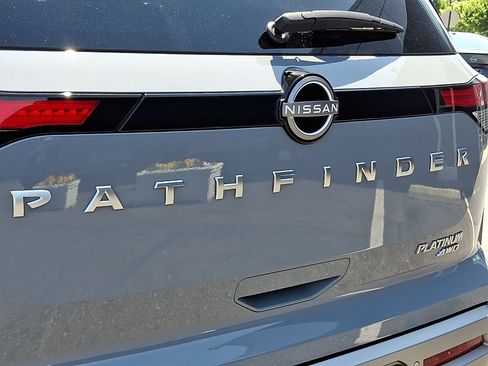 Certified 2025 Nissan Pathfinder Platinum w/ Cargo Package AWD/4WD image 30