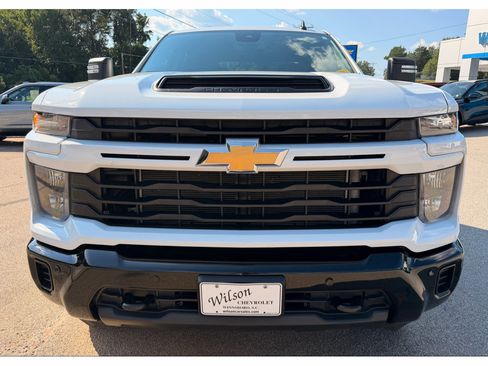 Used 2025 Chevrolet Silverado 2500 Custom w/ Custom Value Package AWD/4WD image 2