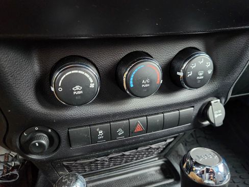 Used 2017 Jeep Wrangler Unlimited Sport w/ Quick Order Package 24S image 34