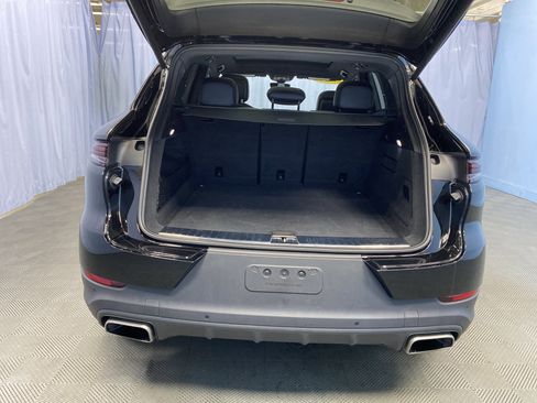 Used 2024 Porsche Cayenne image 36