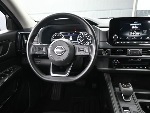 Certified 2024 Nissan Pathfinder S image 13