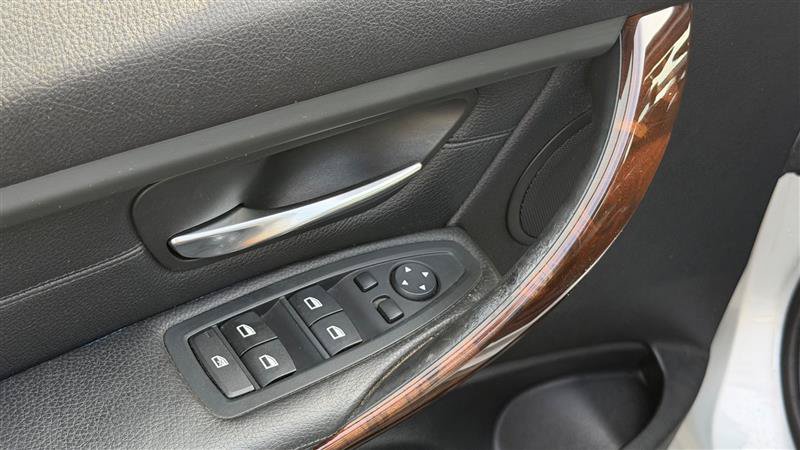Used 2014 BMW 335i xDrive Sedan AWD/4WD image 22