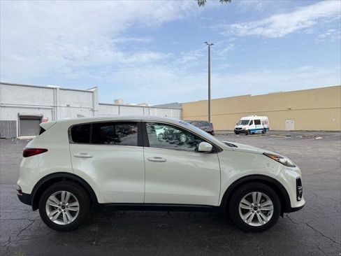 Used 2022 Kia Sportage LX FWD image 9