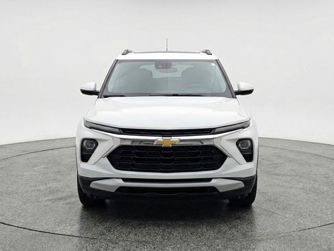 Used 2025 Chevrolet TrailBlazer LT w/ Driver Confidence Package AWD/4WD image 2