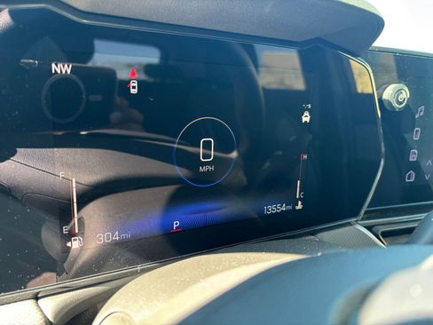 Used 2025 Chevrolet TrailBlazer LT image 38