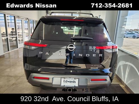 New 2026 Nissan Pathfinder Platinum image 6