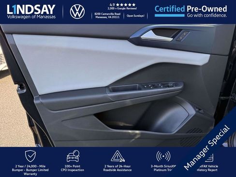 Certified 2022 Volkswagen Taos SE image 9