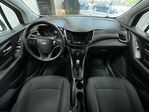 Used 2020 Chevrolet Trax LT AWD/4WD image 22