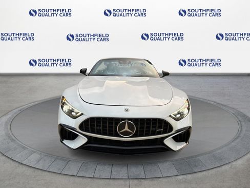Used 2022 Mercedes-Benz SL 63 AMG 4MATIC w/ AMG Aerodynamic Package image 9