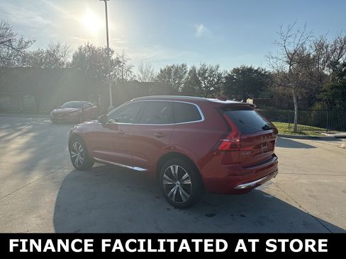 Certified 2023 Volvo XC60 B5 Ultimate w/ Climate Package image 5