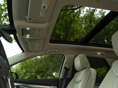 Used 2022 Cadillac XT5 Premium Luxury FWD image 34