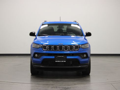 Used 2024 Jeep Compass Latitude AWD/4WD image 3