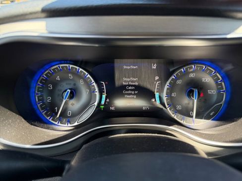 Used 2023 Chrysler Pacifica Limited w/ Uconnect Theater Family Group AWD/4WD image 24