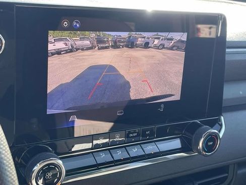 Used 2025 Chevrolet Colorado W/T RWD image 18
