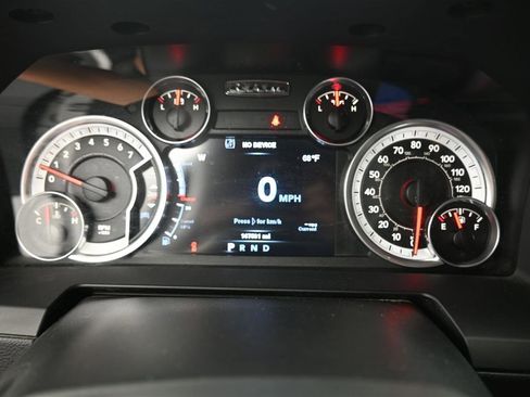Used 2014 RAM 1500 Laramie w/ Convenience Group AWD/4WD image 17