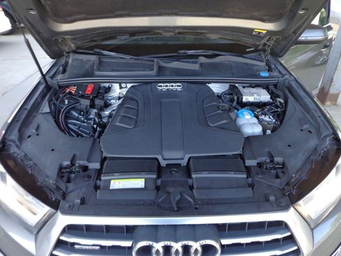 Used 2017 Audi Q7 3.0T Premium Plus AWD/4WD image 11