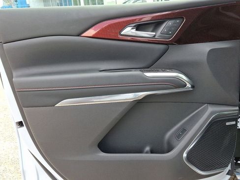 New 2026 Chevrolet Traverse RS FWD image 9