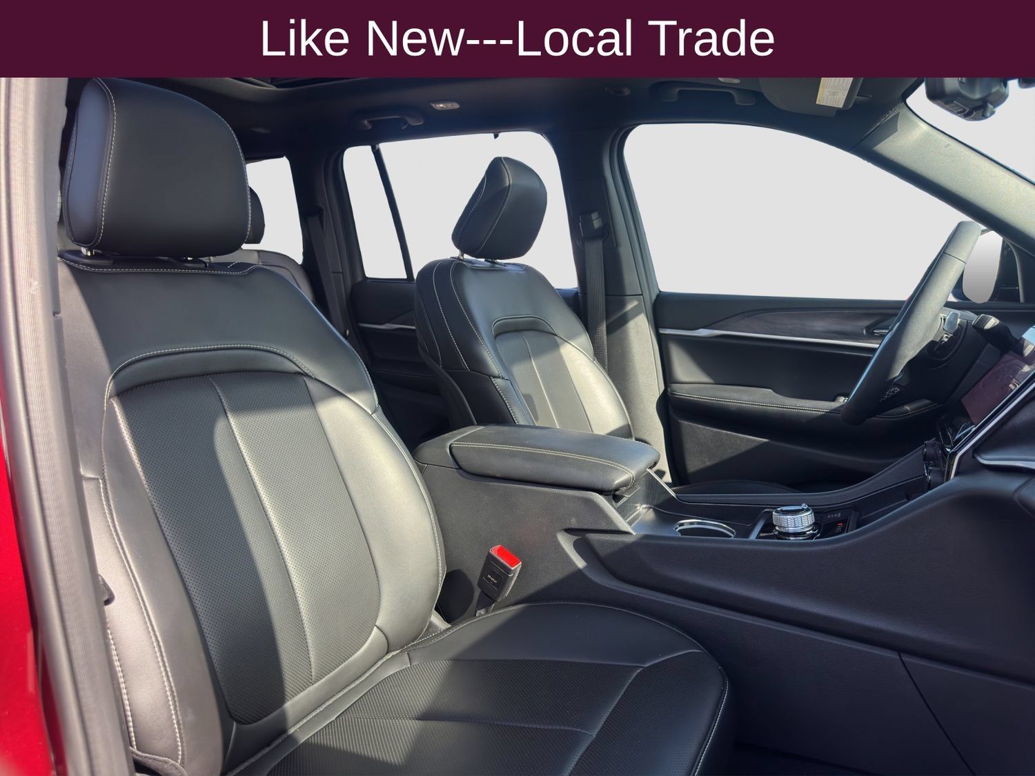 Used 2025 Jeep Grand Cherokee Limited w/ Luxury Tech Group II AWD/4WD image 27