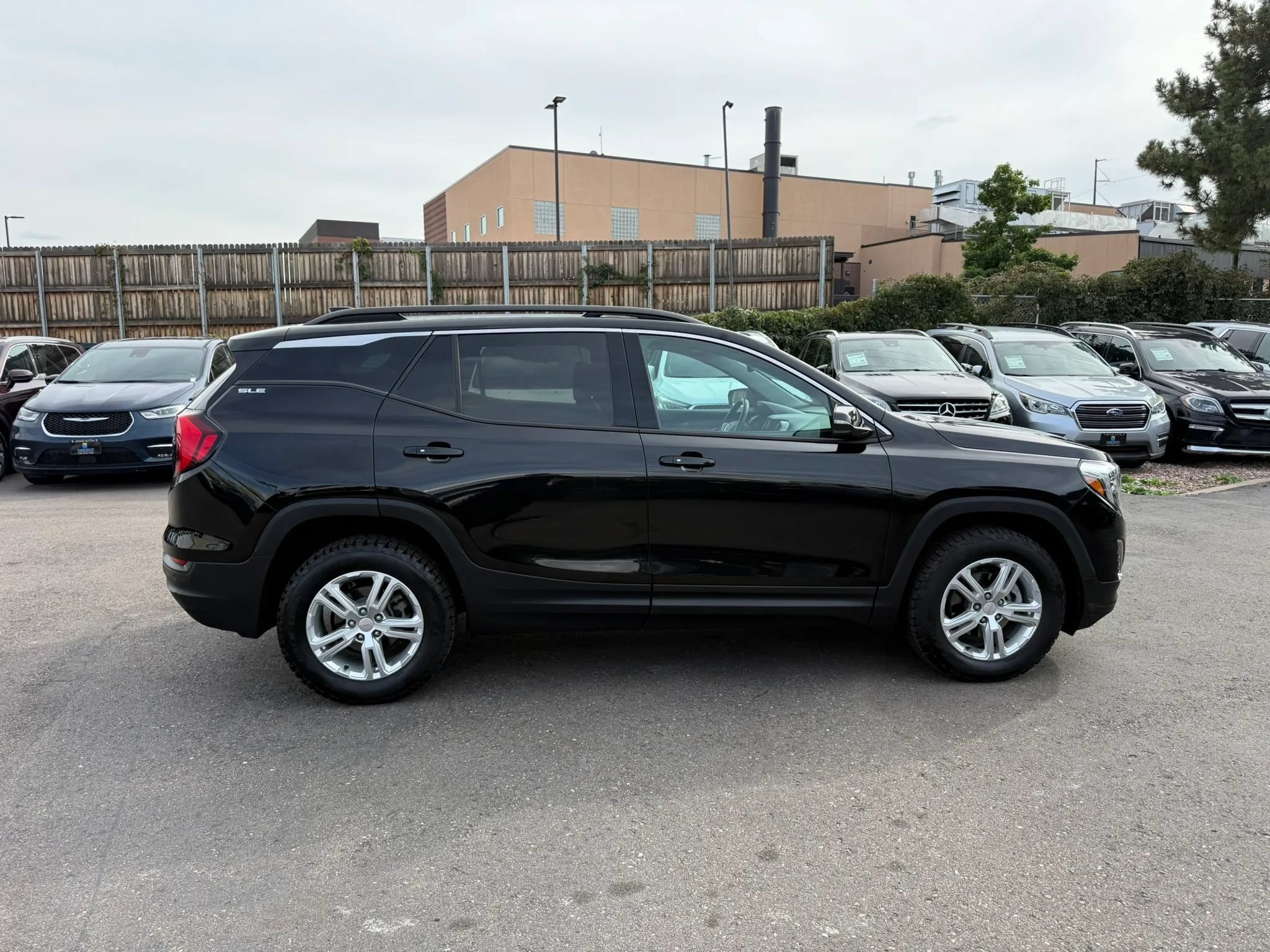 Used 2018 GMC Terrain SLE w/ Driver Convenience Package AWD/4WD image 10