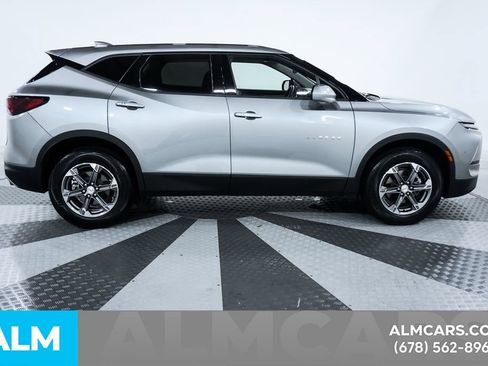 Used 2025 Chevrolet Blazer LT FWD image 8